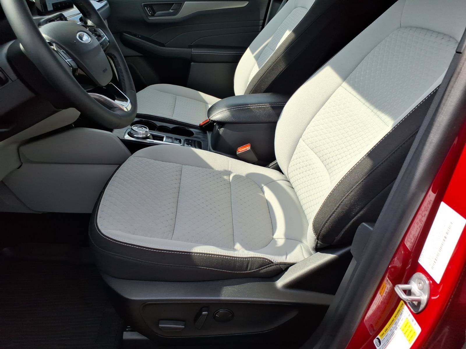 Certified 2023 Ford Escape Active AWD/4WD image 13