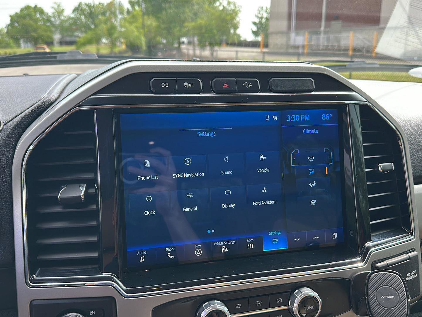 Certified 2022 Ford F250 Lariat w/ Lariat Ultimate Package AWD/4WD image 16