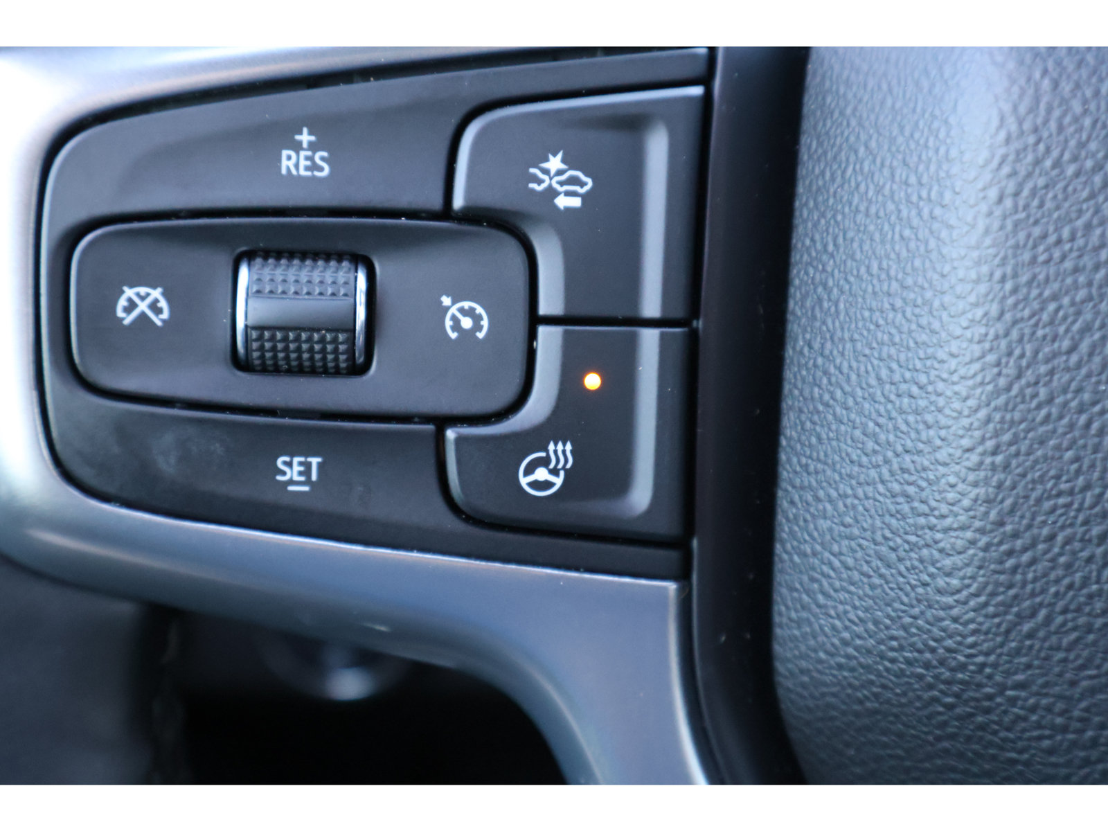 Used 2024 Chevrolet Silverado 1500 LT RWD image 7