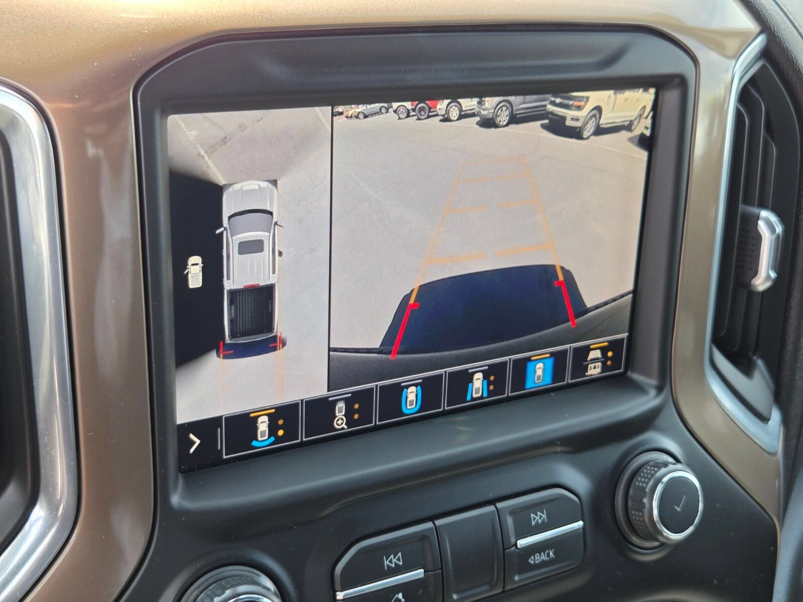Used 2021 Chevrolet Silverado 1500 High Country w/ Technology Package AWD/4WD image 22
