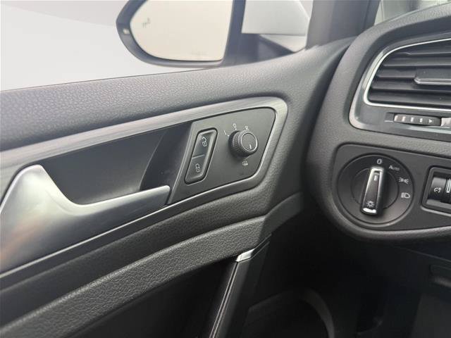 Used 2018 Volkswagen Golf SE FWD image 14
