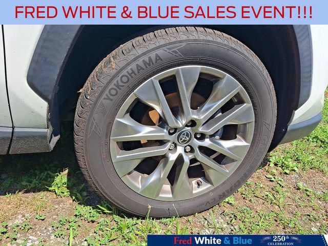 Used 2023 Toyota RAV4 XLE Premium AWD/4WD image 10