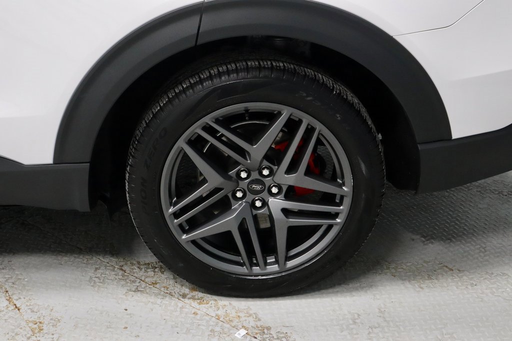 Certified 2025 Ford Explorer ST image 18