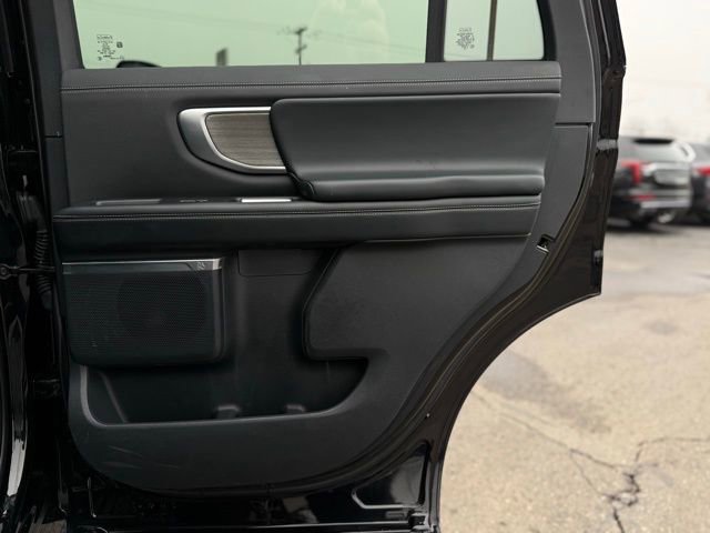 Certified 2025 Ford Expedition Platinum image 35