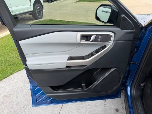 Certified 2023 Ford Explorer XLT w/ Equipment Group 202A image 9