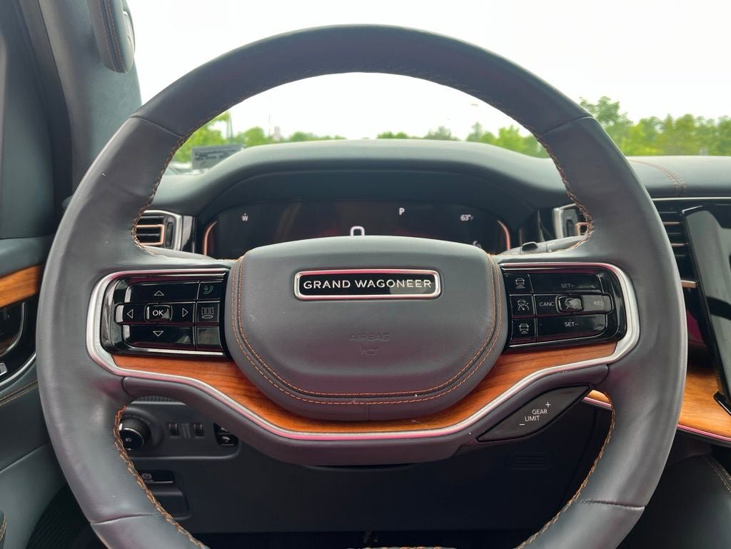 Used 2022 Jeep Grand Wagoneer Series III AWD/4WD image 29