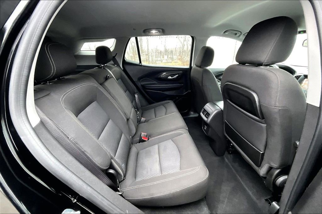 Used 2024 GMC Terrain SLE image 25