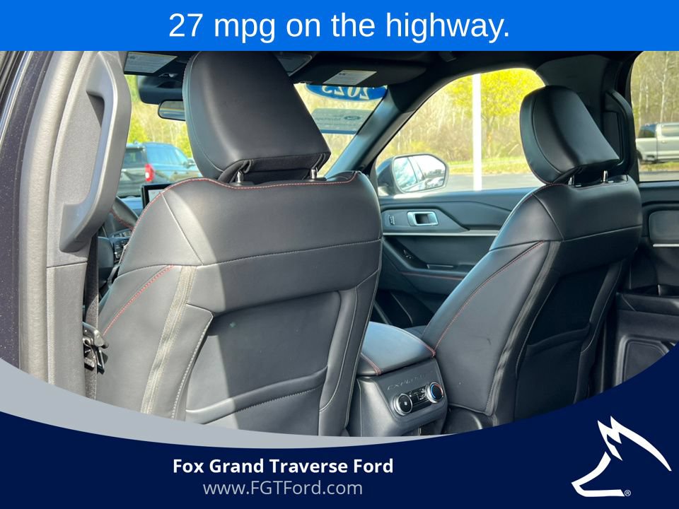 Certified 2025 Ford Explorer ST-Line AWD/4WD image 34