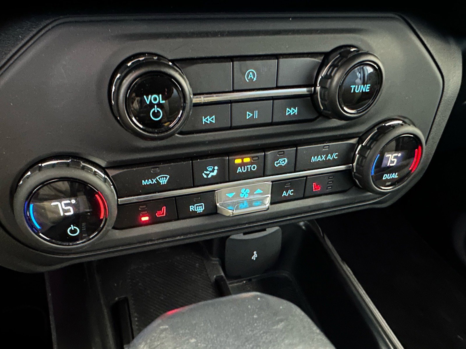 Certified 2025 Ford Bronco Big Bend image 42