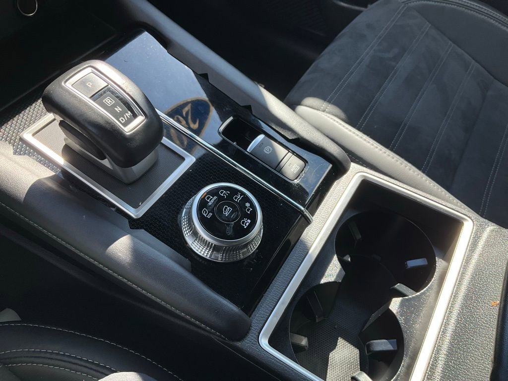 Used 2023 Mitsubishi Outlander SE Black Edition image 11