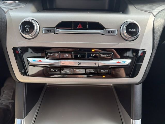 Certified 2022 Ford Explorer XLT w/ Equipment Group 202A image 36