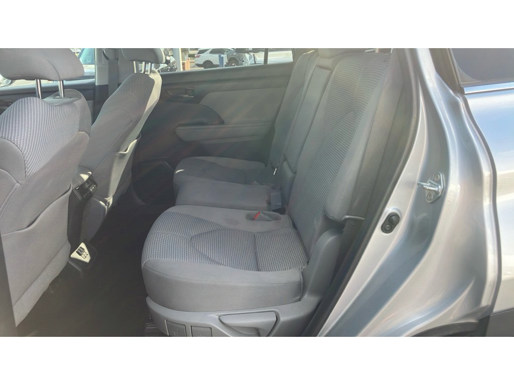Used 2021 Toyota Highlander LE w/ Protection Package #3 (TMS) image 30