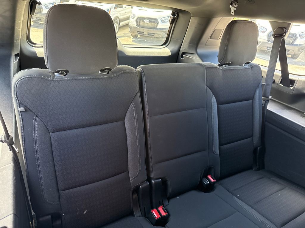 Used 2021 Chevrolet Suburban LS RWD image 27