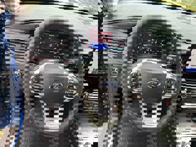 Certified 2022 Ford Explorer Limited w/ Hybrid Equipment Group 310A image 15