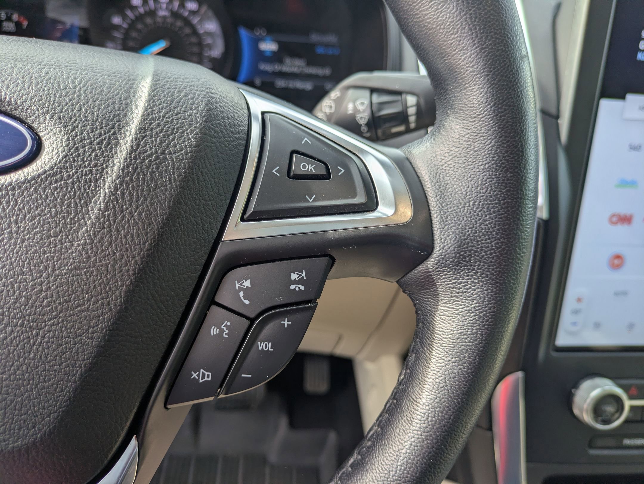 Certified 2023 Ford Edge Titanium image 19