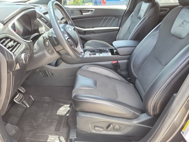 Certified 2020 Ford Edge ST w/ Cold Weather Package AWD/4WD image 17
