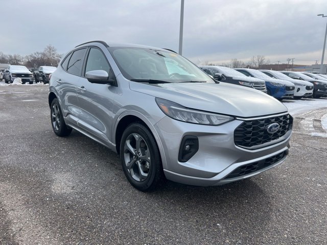 Certified 2023 Ford Escape ST-Line Select w/ Tech Pack #2 image 3