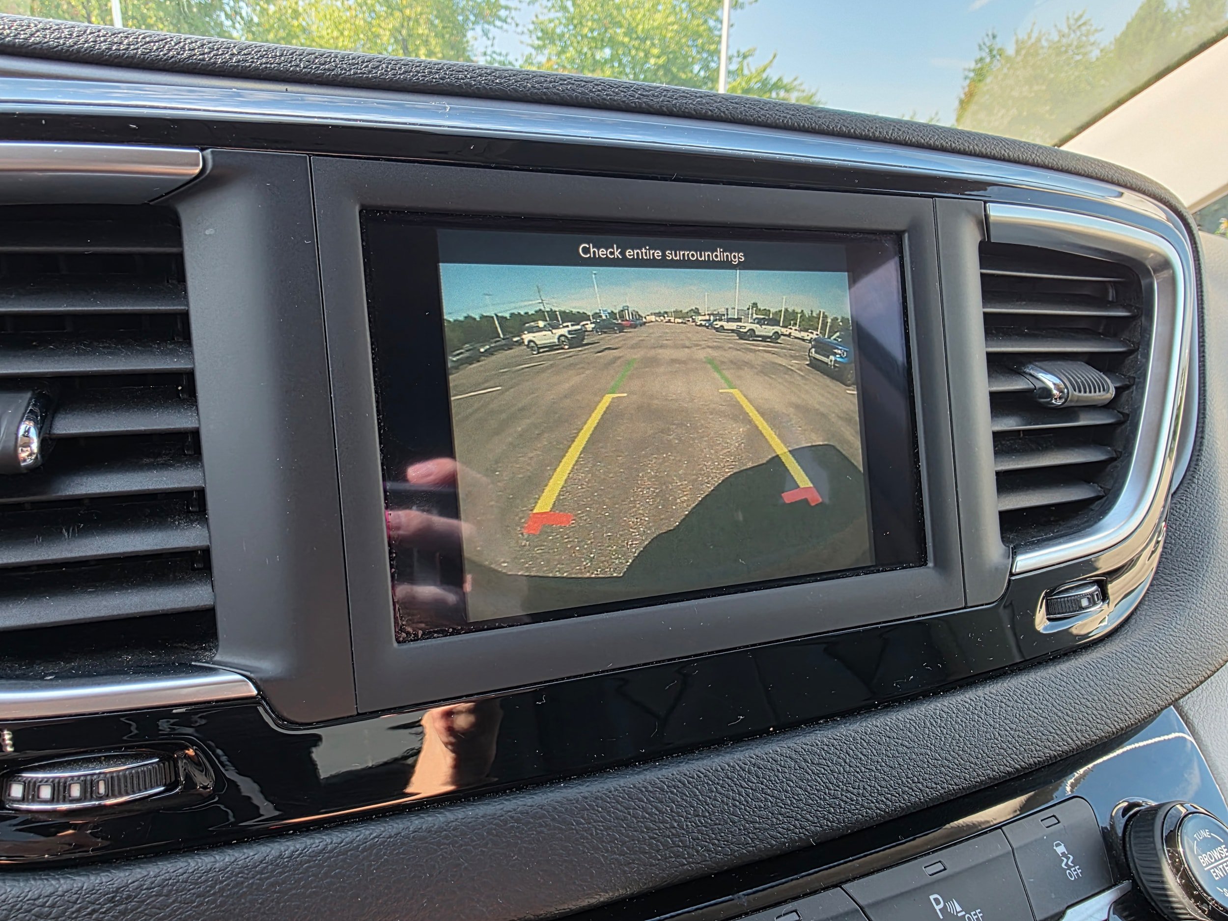 Used 2020 Chrysler Pacifica Touring-L FWD image 19