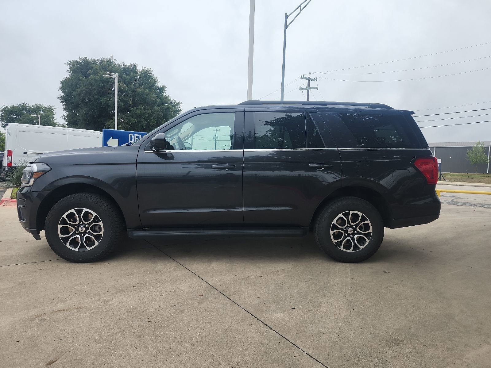 Certified 2024 Ford Expedition XLT AWD/4WD image 6