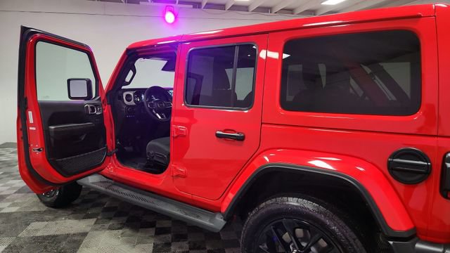 Used 2025 Jeep Wrangler Unlimited Sahara AWD/4WD image 16