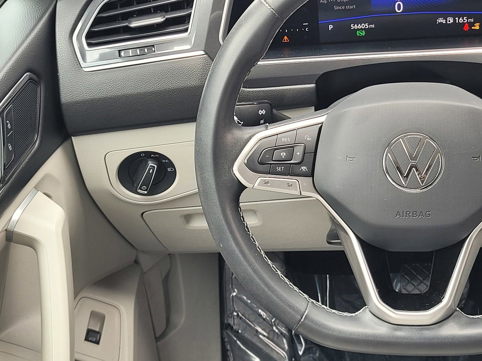 Used 2022 Volkswagen Tiguan SE FWD image 13