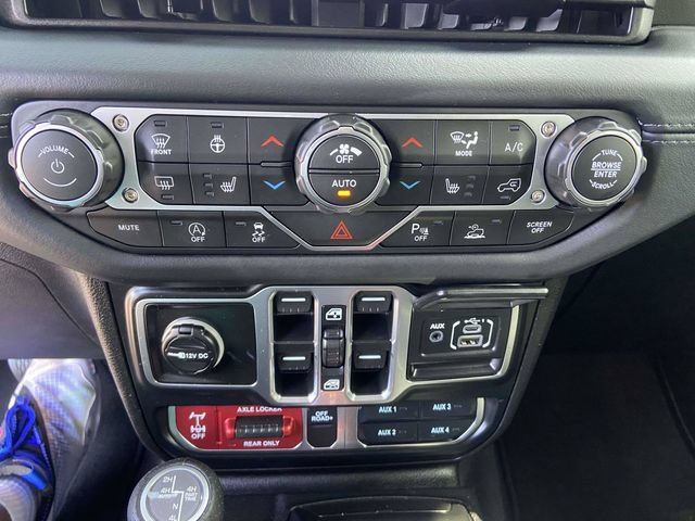 Used 2025 Jeep Gladiator Mojave AWD/4WD image 18