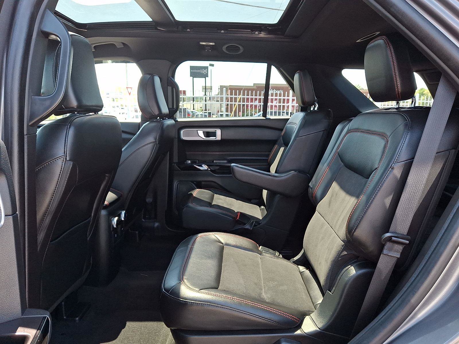 Certified 2022 Ford Explorer ST-Line w/ Class IV Trailer Tow Package AWD/4WD image 12