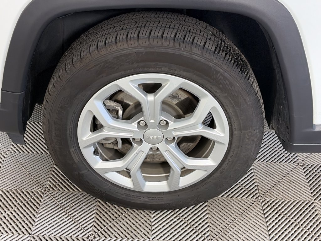 Used 2024 Jeep Compass Latitude AWD/4WD image 8