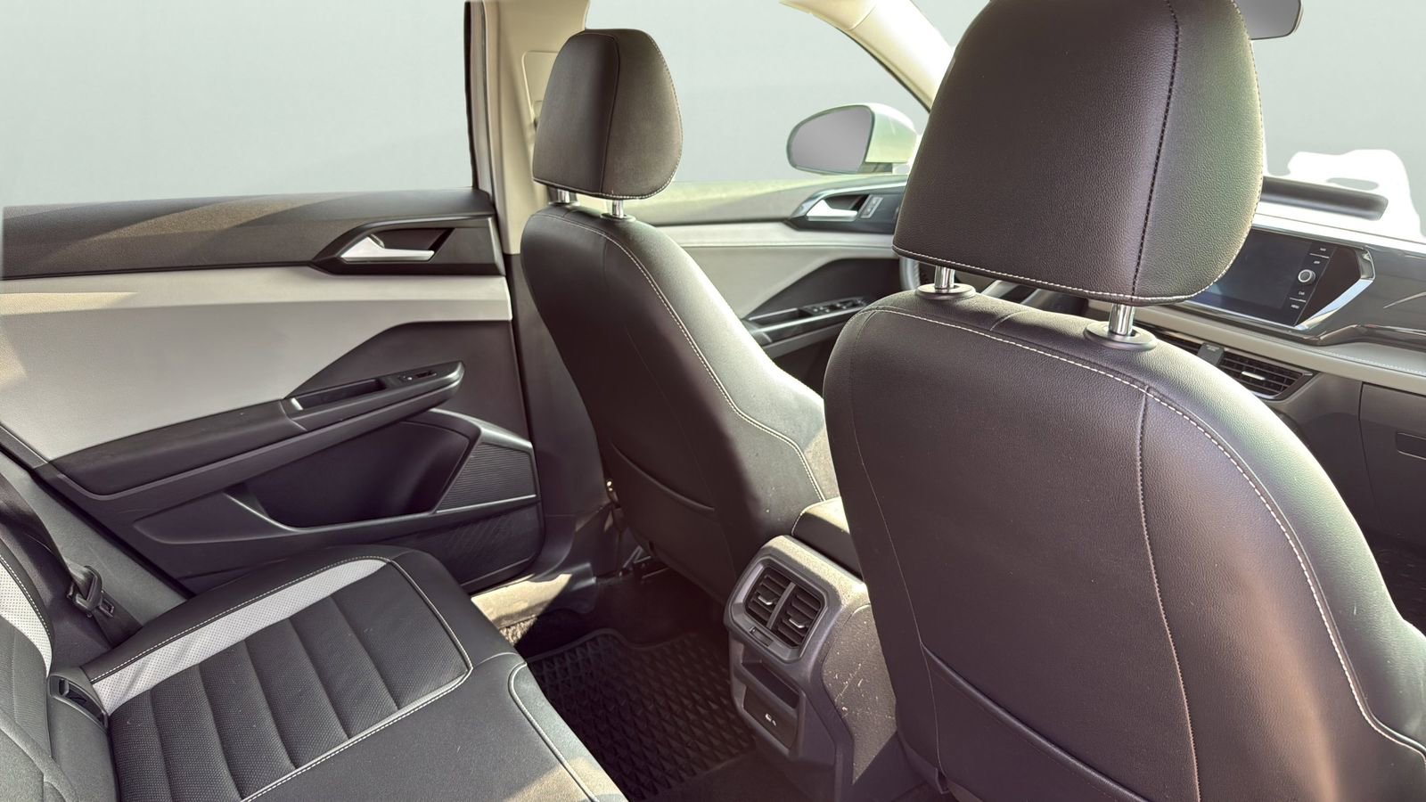 Used 2022 Volkswagen Taos SEL FWD image 28