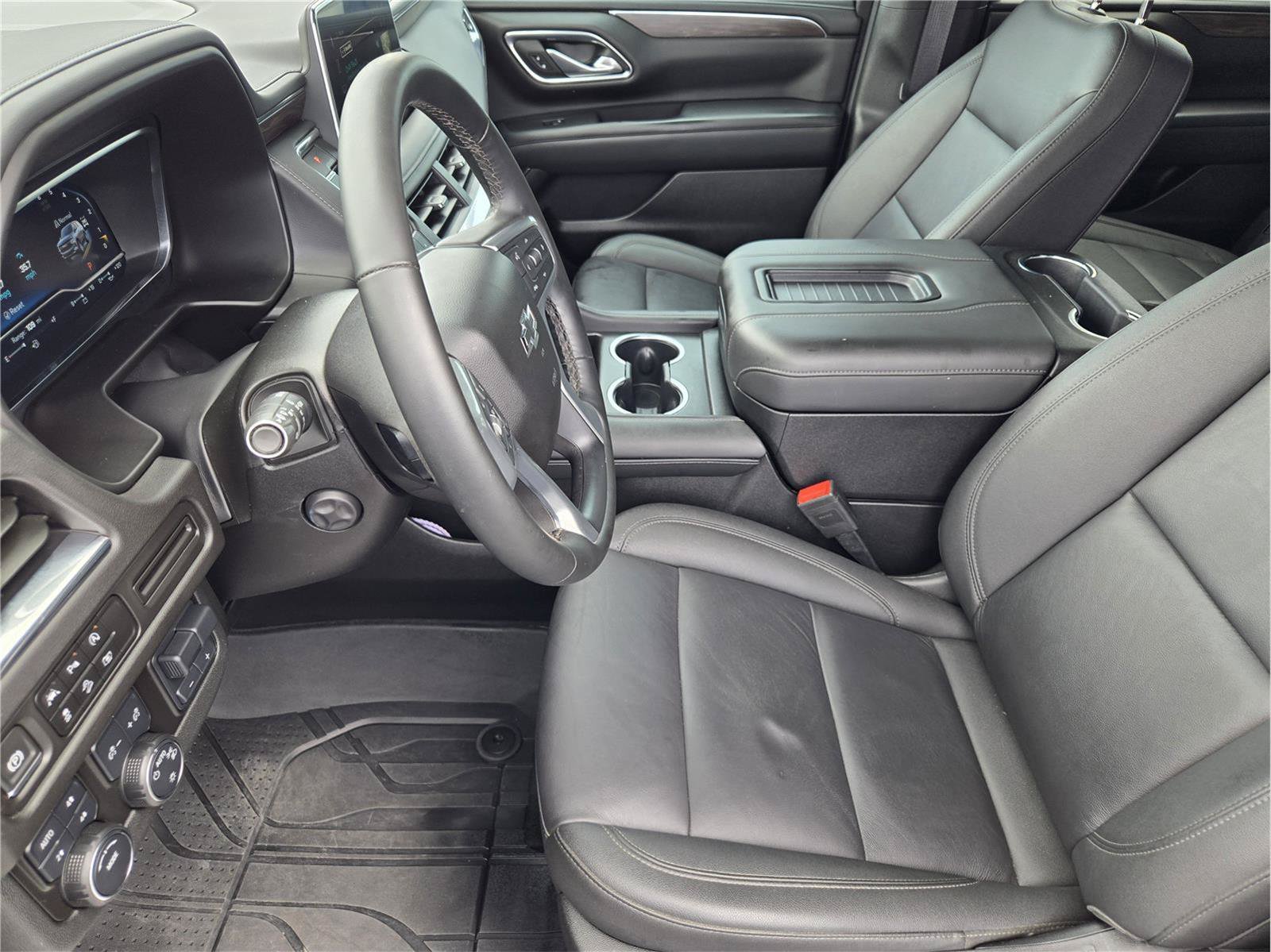 Used 2023 Chevrolet Tahoe Z71 w/ Luxury Package AWD/4WD image 18