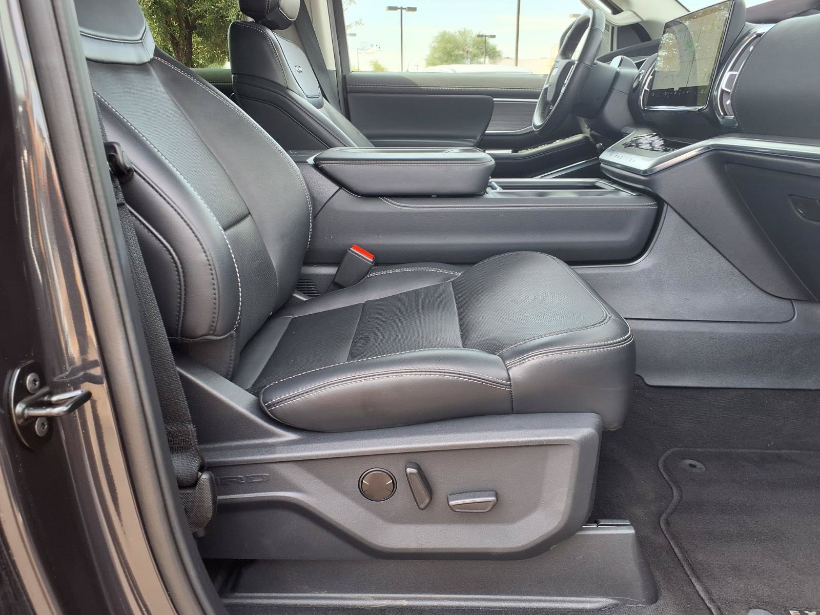 Certified 2025 Ford Expedition Active AWD/4WD image 11