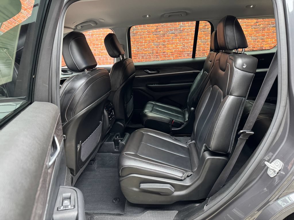 Used 2023 Jeep Grand Cherokee L Limited AWD/4WD image 22