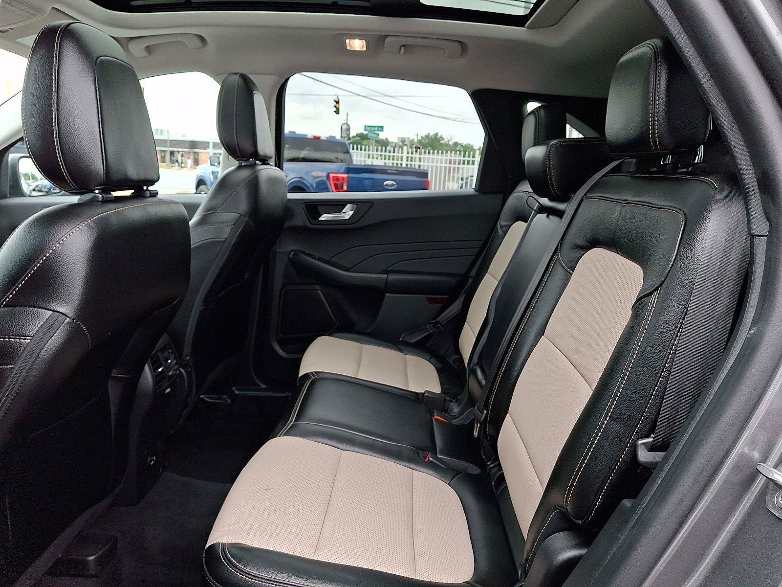 Certified 2022 Ford Escape Titanium w/ Titanium Elite Package AWD/4WD image 12
