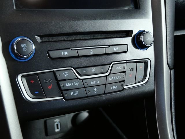 Certified 2018 Ford Fusion SE w/ Fusion SE Technology Package image 20