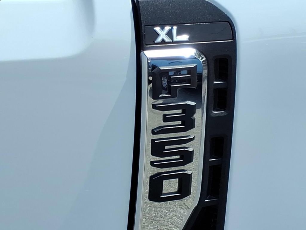 Certified 2025 Ford F350 XL w/ FX4 Off-Road Package AWD/4WD image 4