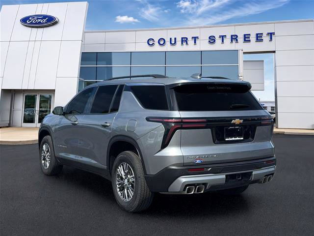 Used 2026 Chevrolet Traverse LT AWD/4WD image 6