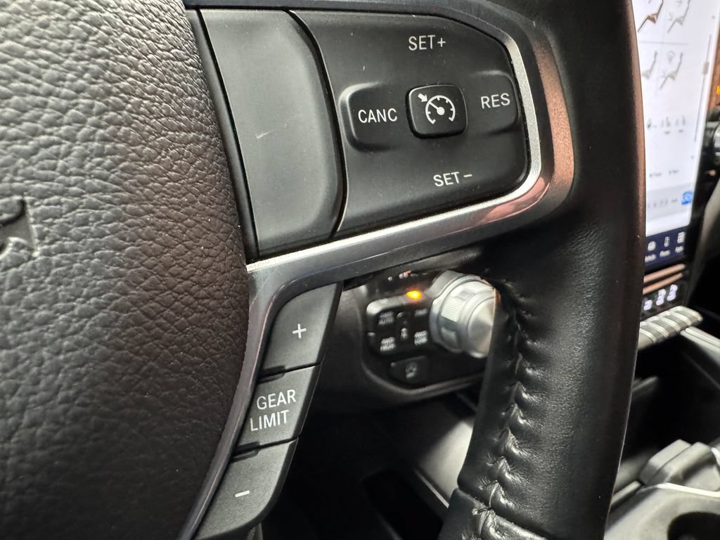 Used 2023 RAM 1500 Laramie AWD/4WD image 18