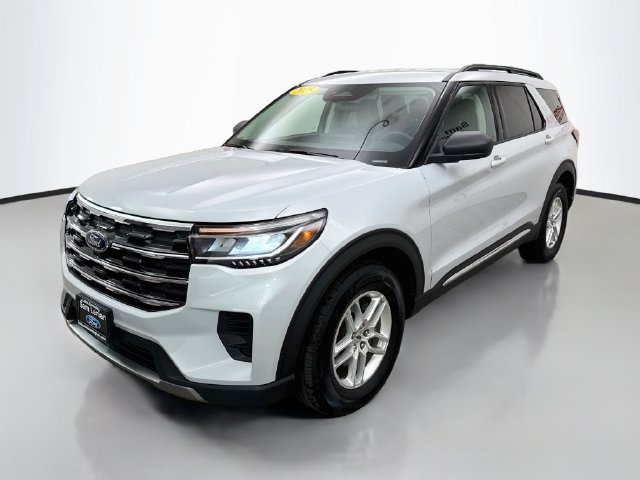 Certified 2025 Ford Explorer Active AWD/4WD image 3