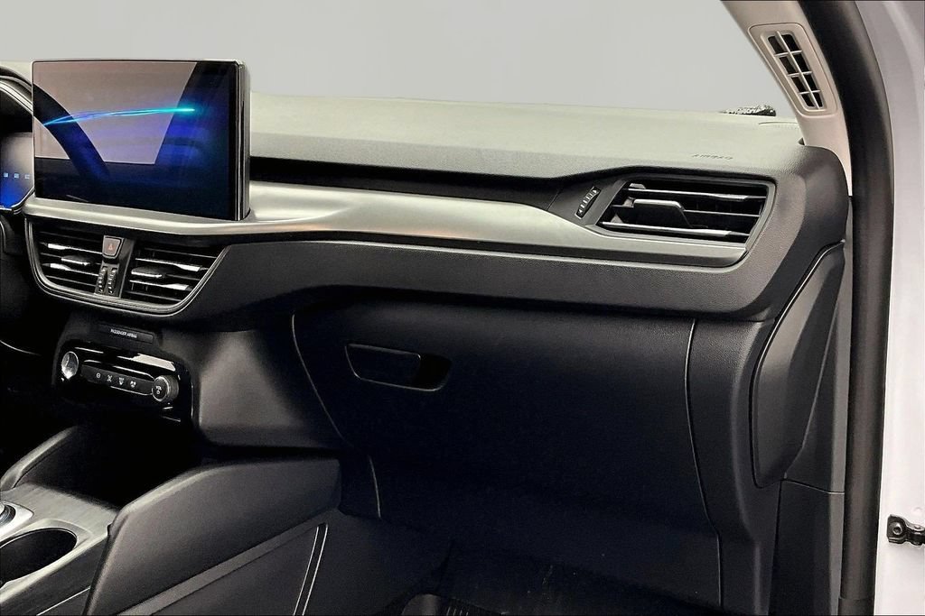 Certified 2025 Ford Escape SE FWD image 17