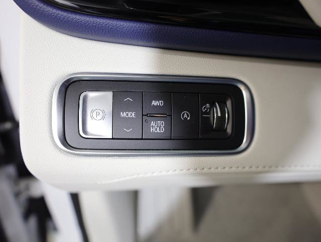 Used 2025 Buick Enclave Avenir w/ Trailering Package, 5000 lbs. AWD/4WD image 28
