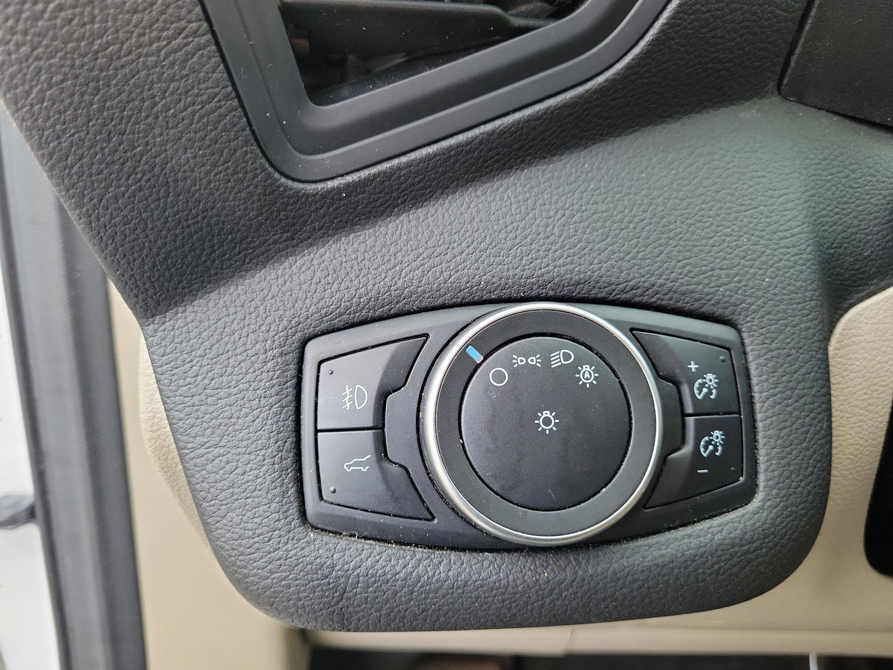 Certified 2018 Ford Escape SE w/ SE Sync 3 Package AWD/4WD image 20