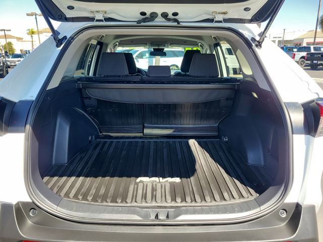 Used 2024 Toyota RAV4 LE AWD/4WD image 28