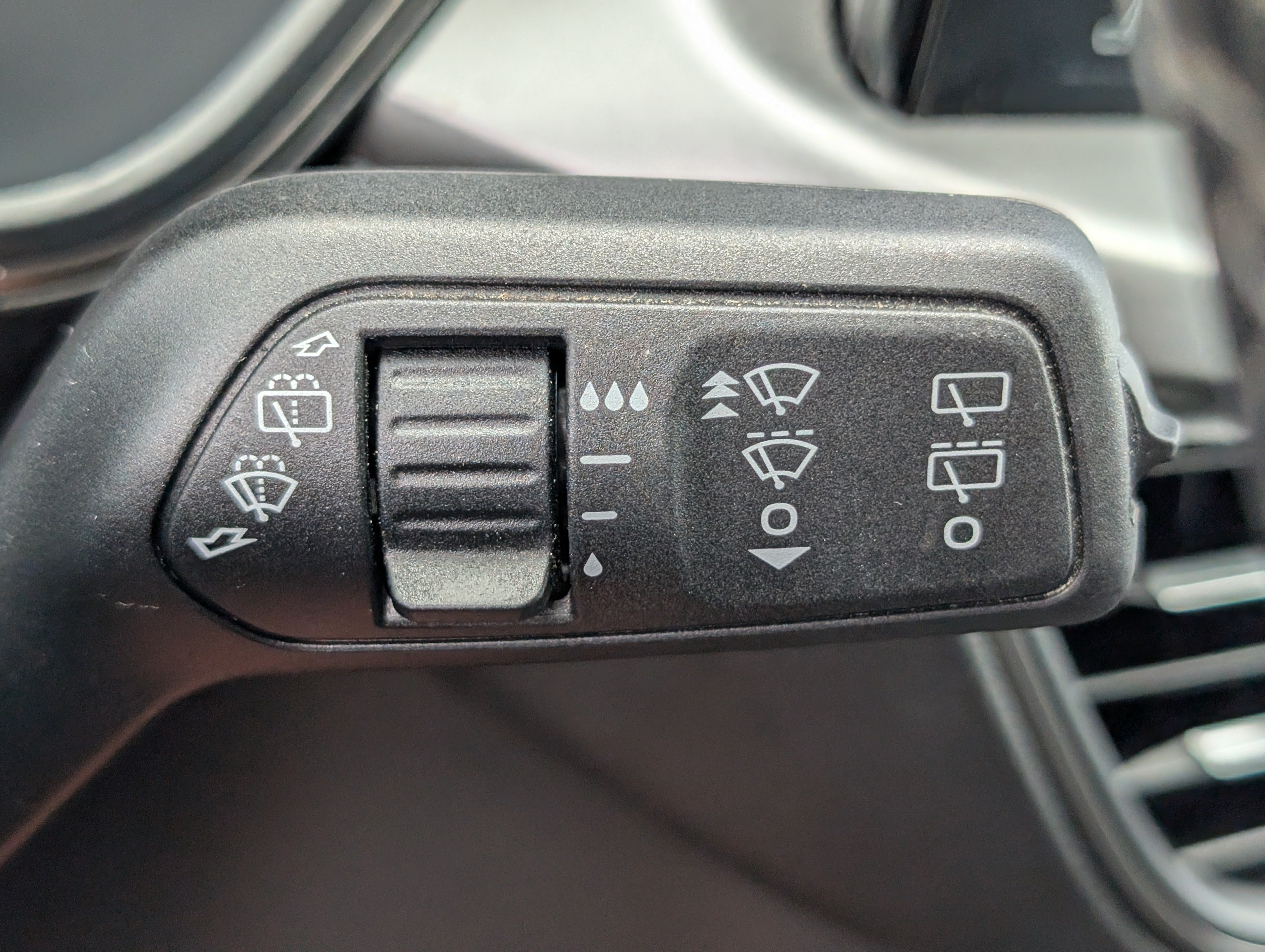 Certified 2023 Ford Escape SE FWD image 27