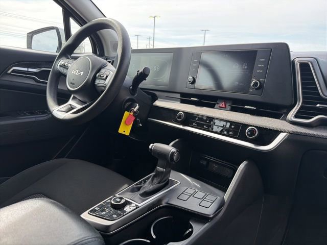 Used 2023 Kia Sportage LX FWD image 19