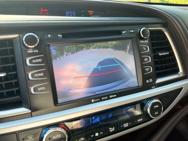 Used 2019 Toyota Highlander XLE AWD/4WD image 35