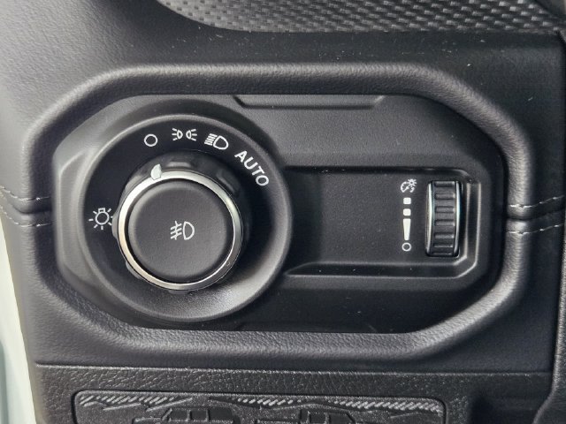 Used 2026 Jeep Wrangler Unlimited Rubicon AWD/4WD image 24