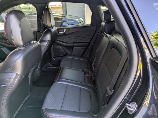 Certified 2023 Ford Escape ST-Line AWD/4WD image 18