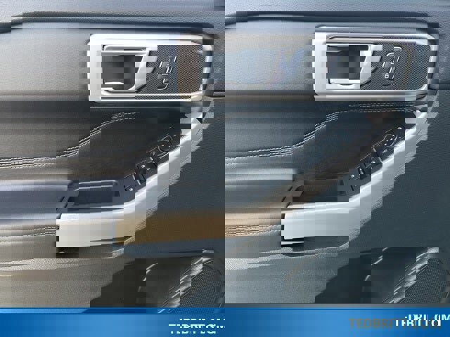 Certified 2023 Ford Explorer XLT w/ Equipment Group 202A image 43