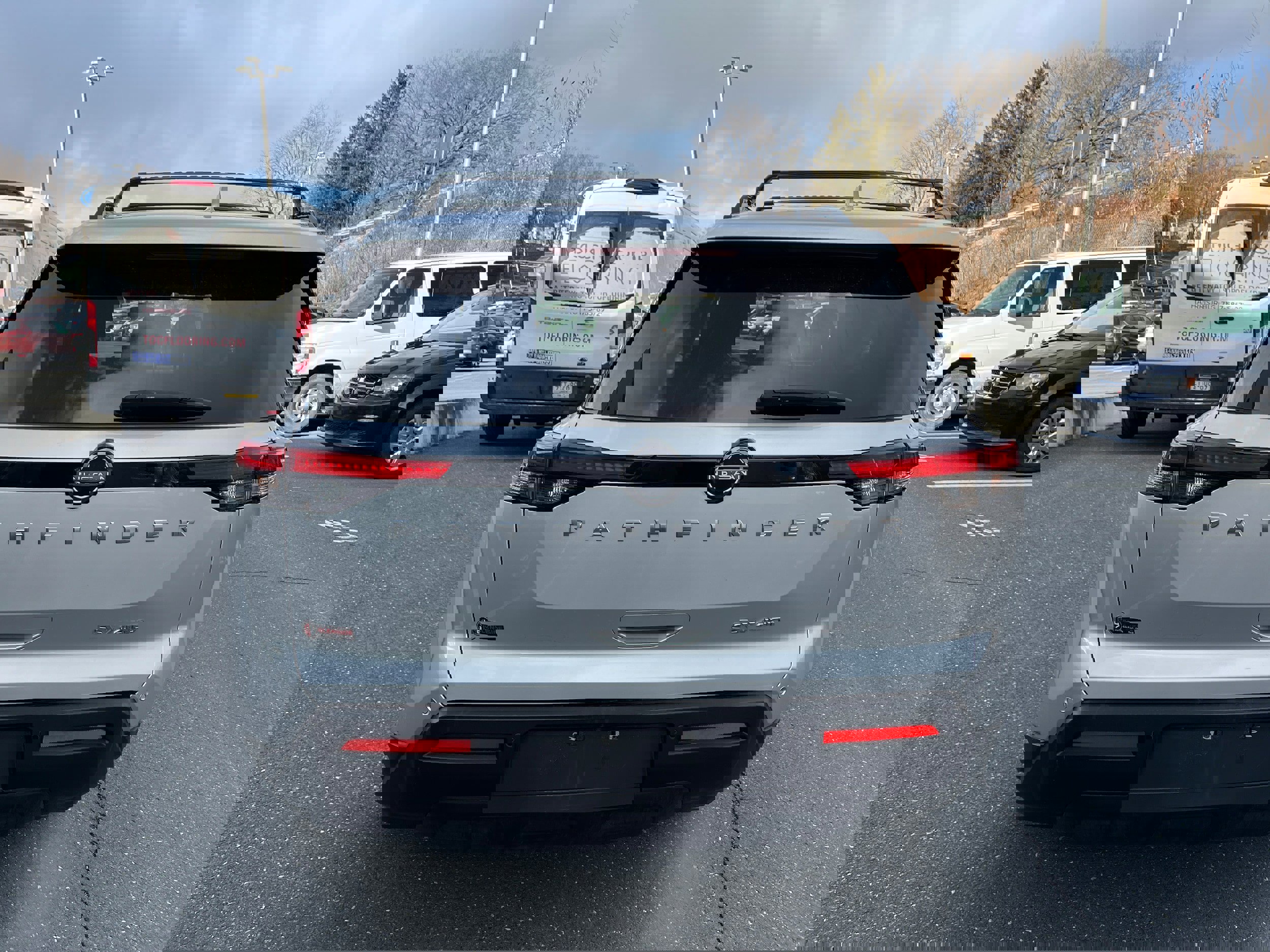 Used 2022 Nissan Pathfinder SV image 4