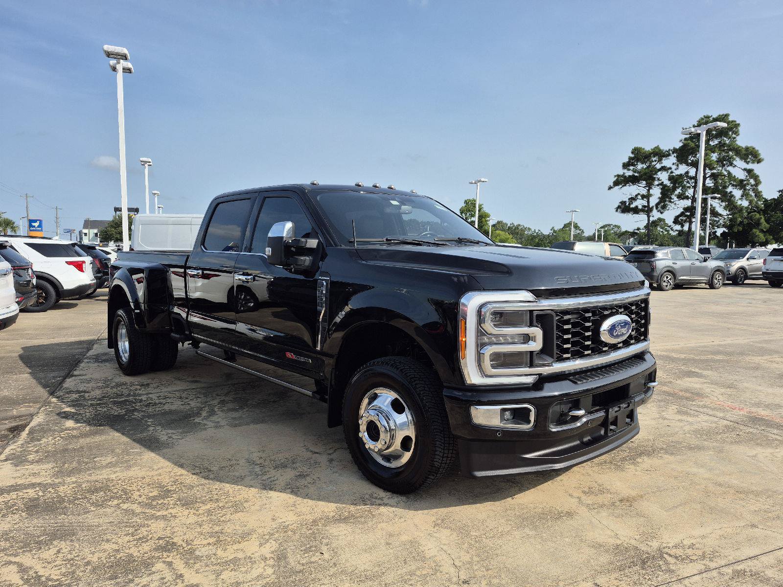 Certified 2023 Ford F350 Platinum AWD/4WD image 20